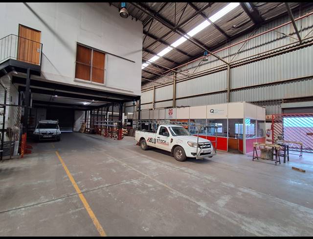 2,400M² WAREHOUSE TO LET IN HERIOTDALE